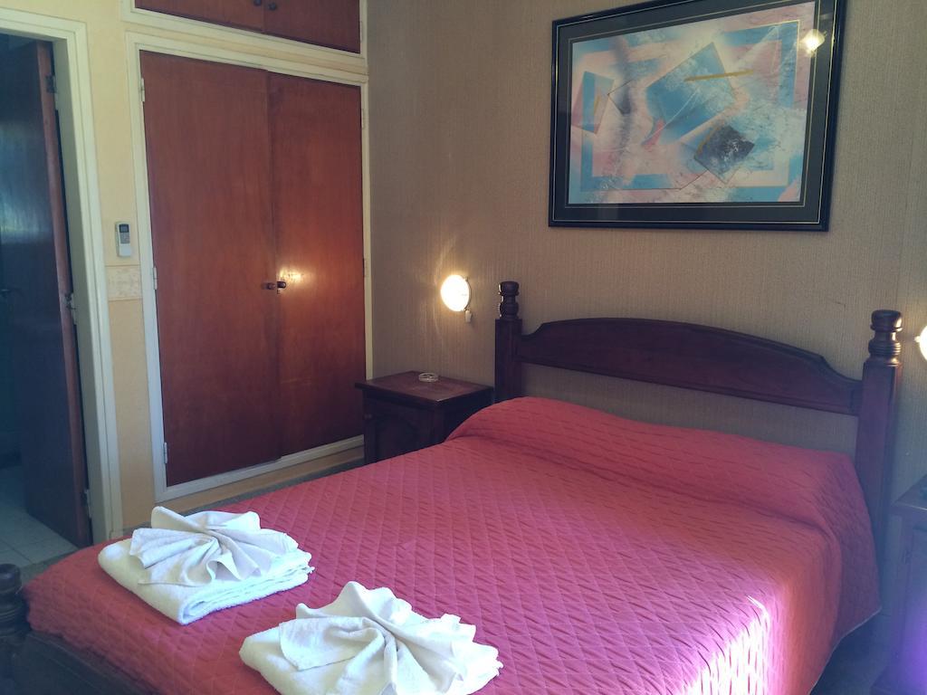 Hotel Cordoba Βίλα Κάρλος Παζ Δωμάτιο φωτογραφία