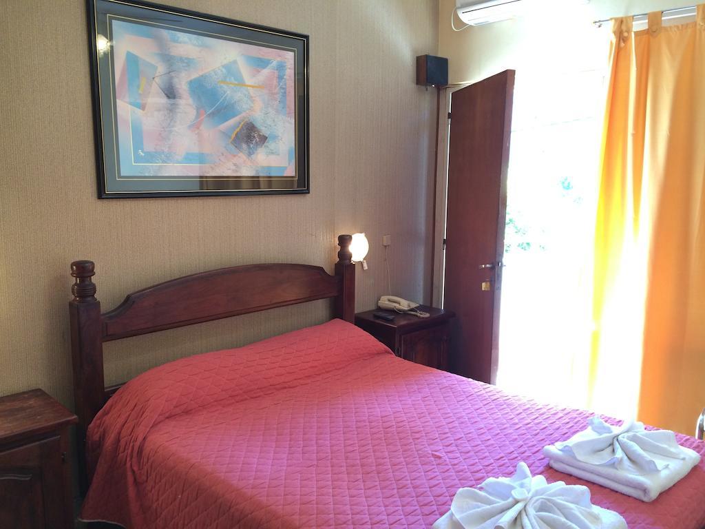 Hotel Cordoba Βίλα Κάρλος Παζ Δωμάτιο φωτογραφία